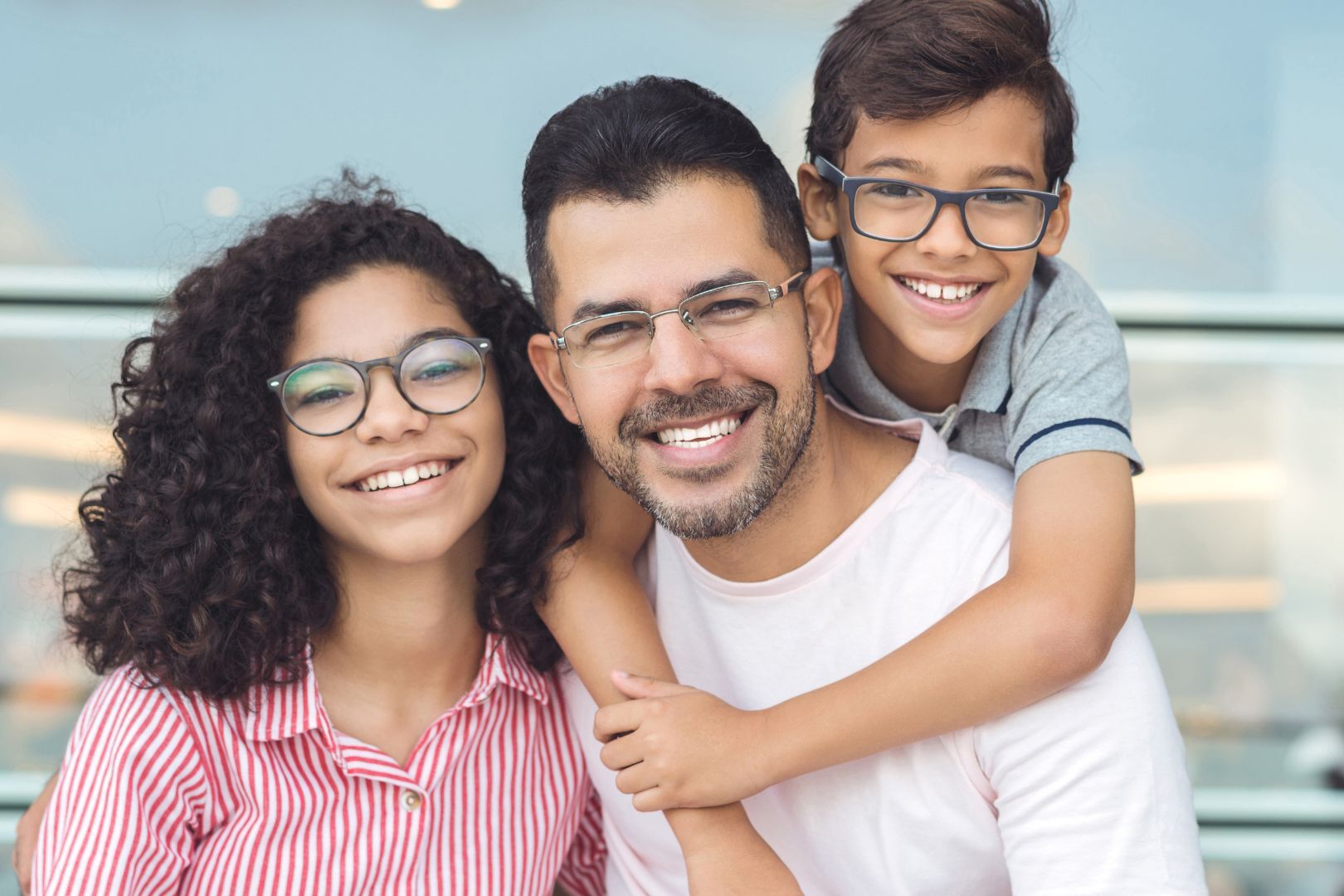Progressive vs. Bifocal Lenses Which One Is Right For You blog image